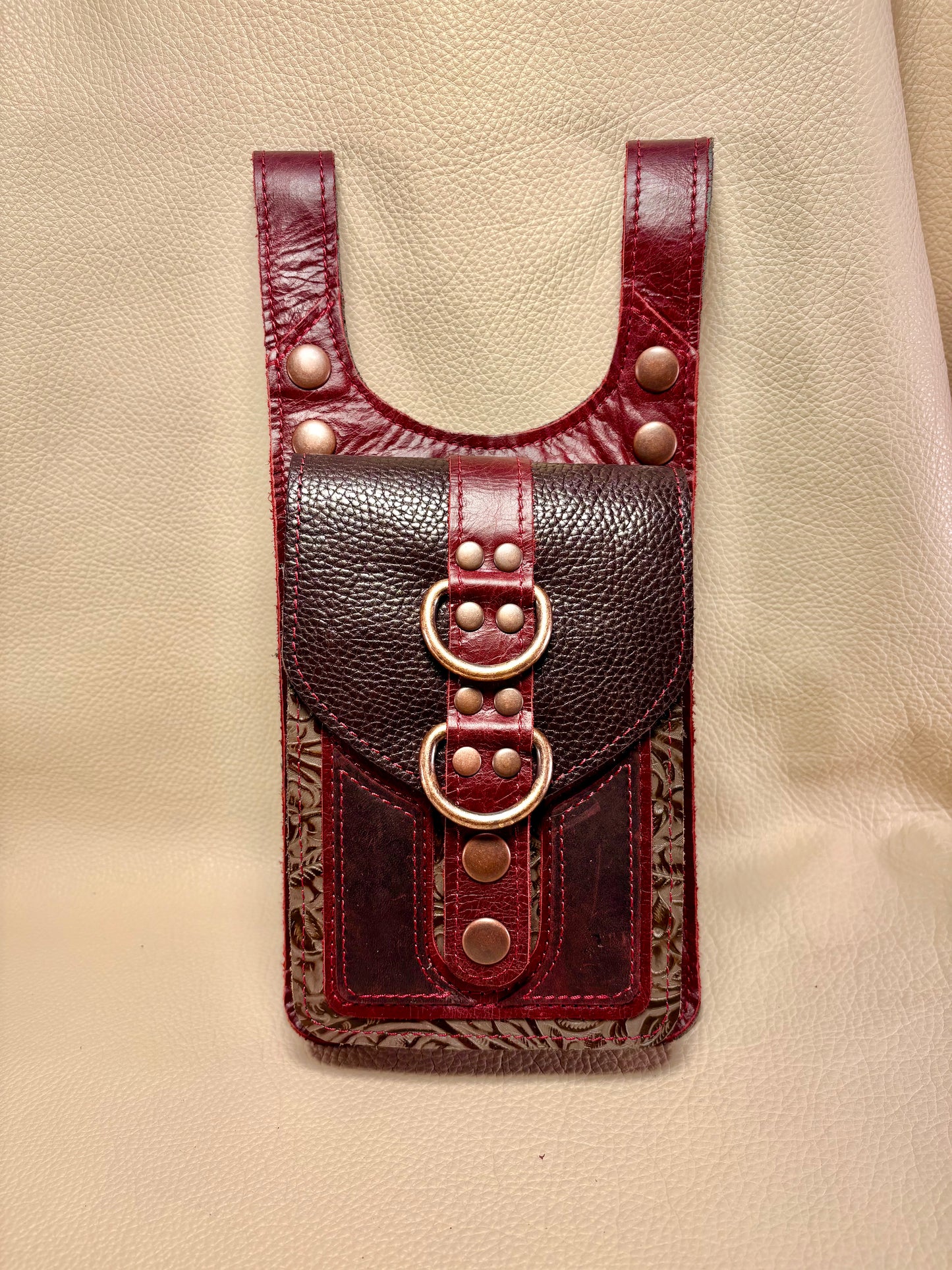 Study in Scarlet Thigh Bag A