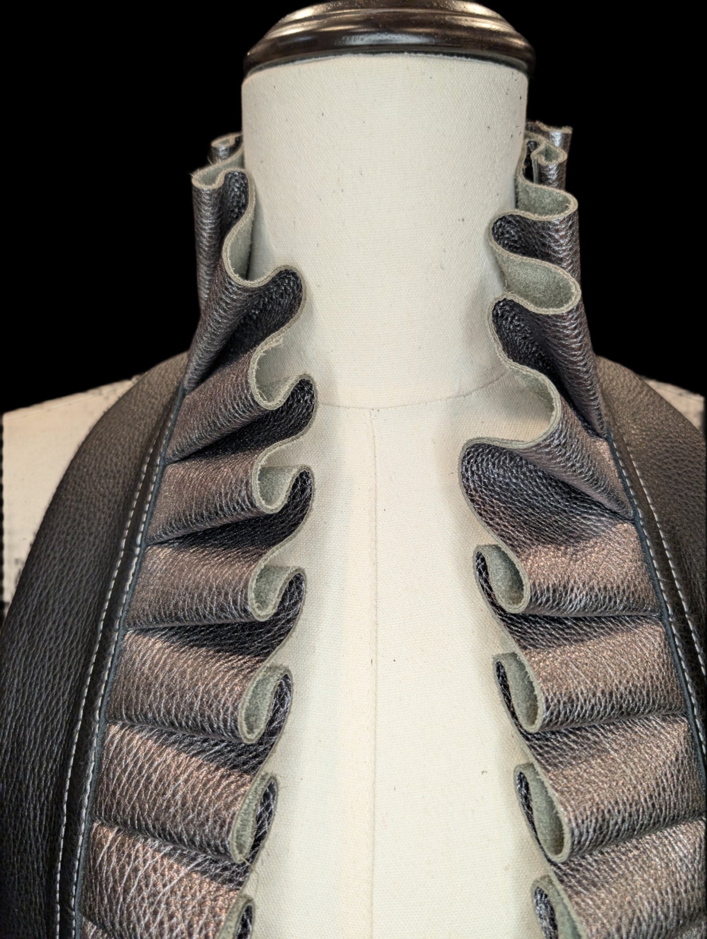 Gatsby Ruff Tops - Silver