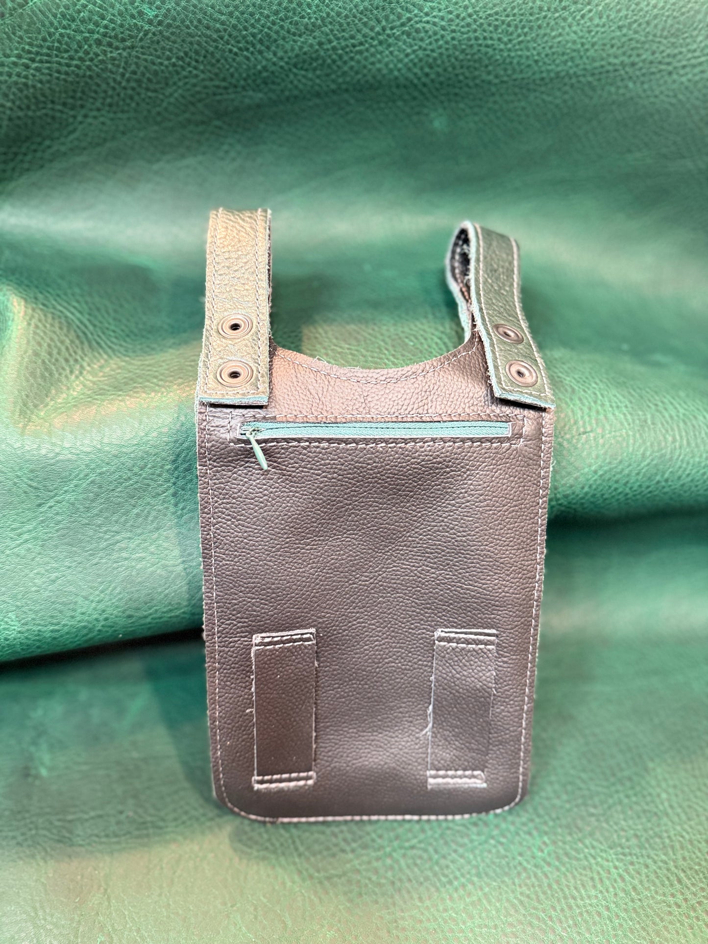 Fixated on Verdigris Thigh Bag H