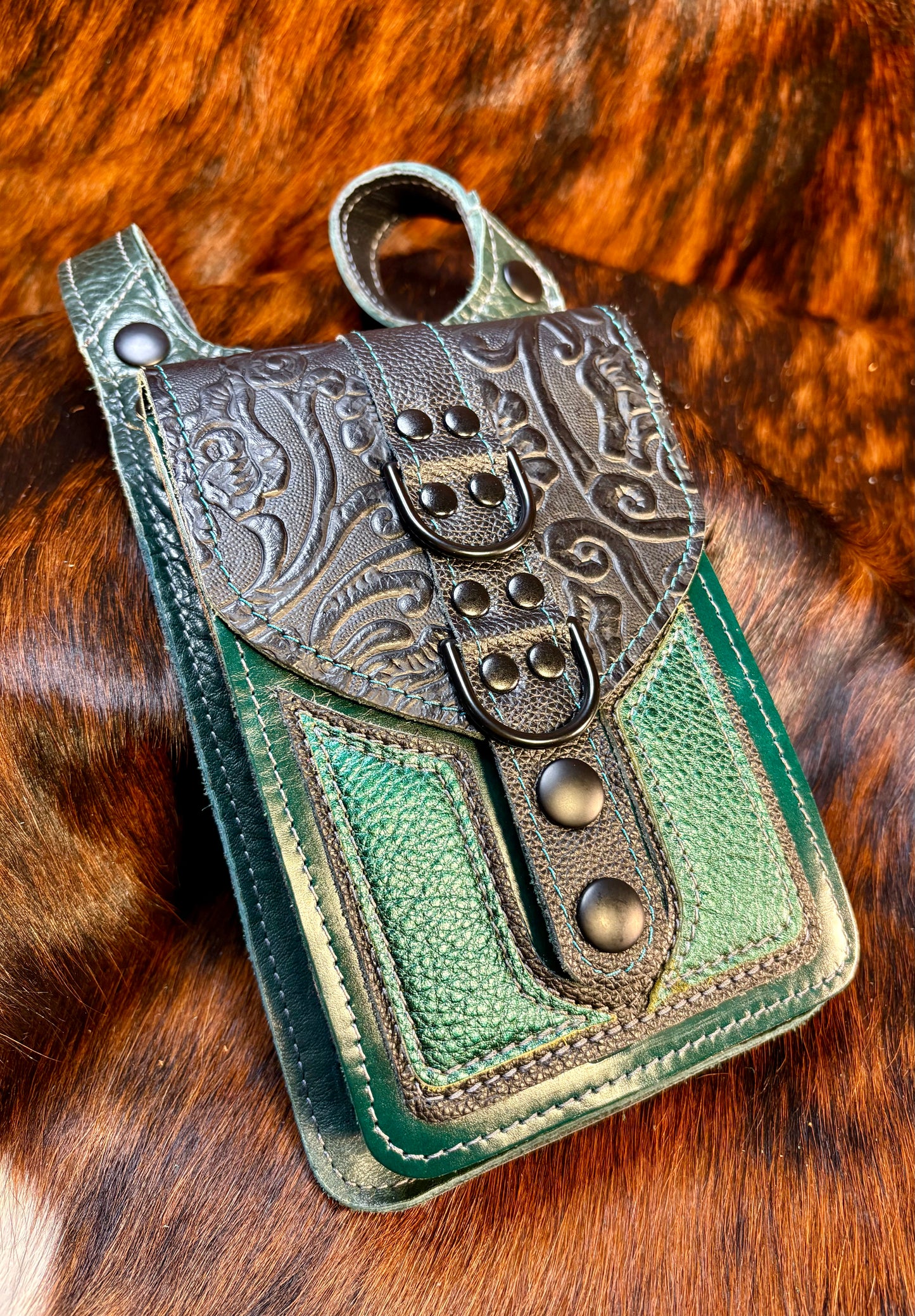 Fixated on Verdigris Thigh Bag G