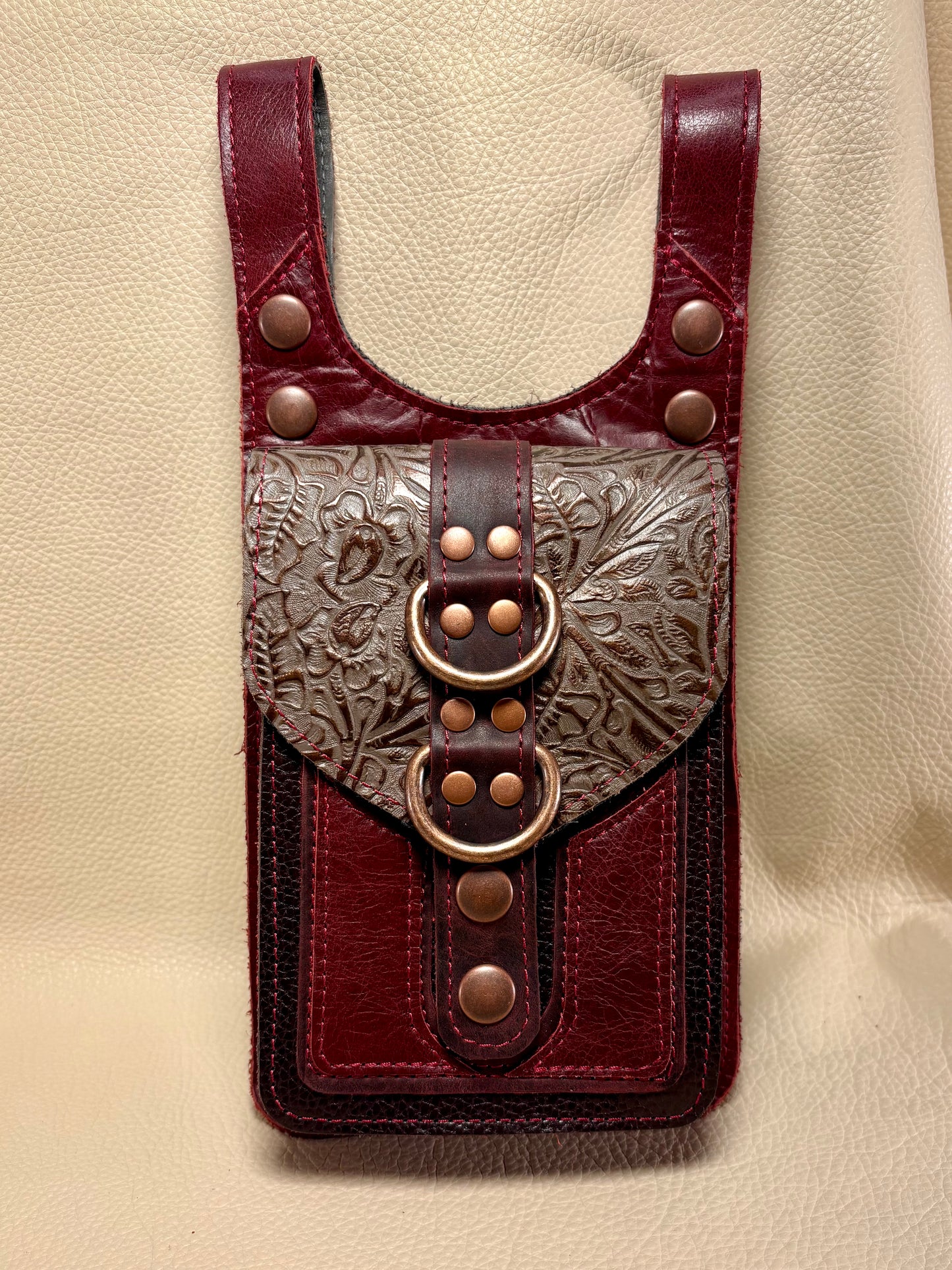 Study in Scarlet Thigh Bag F