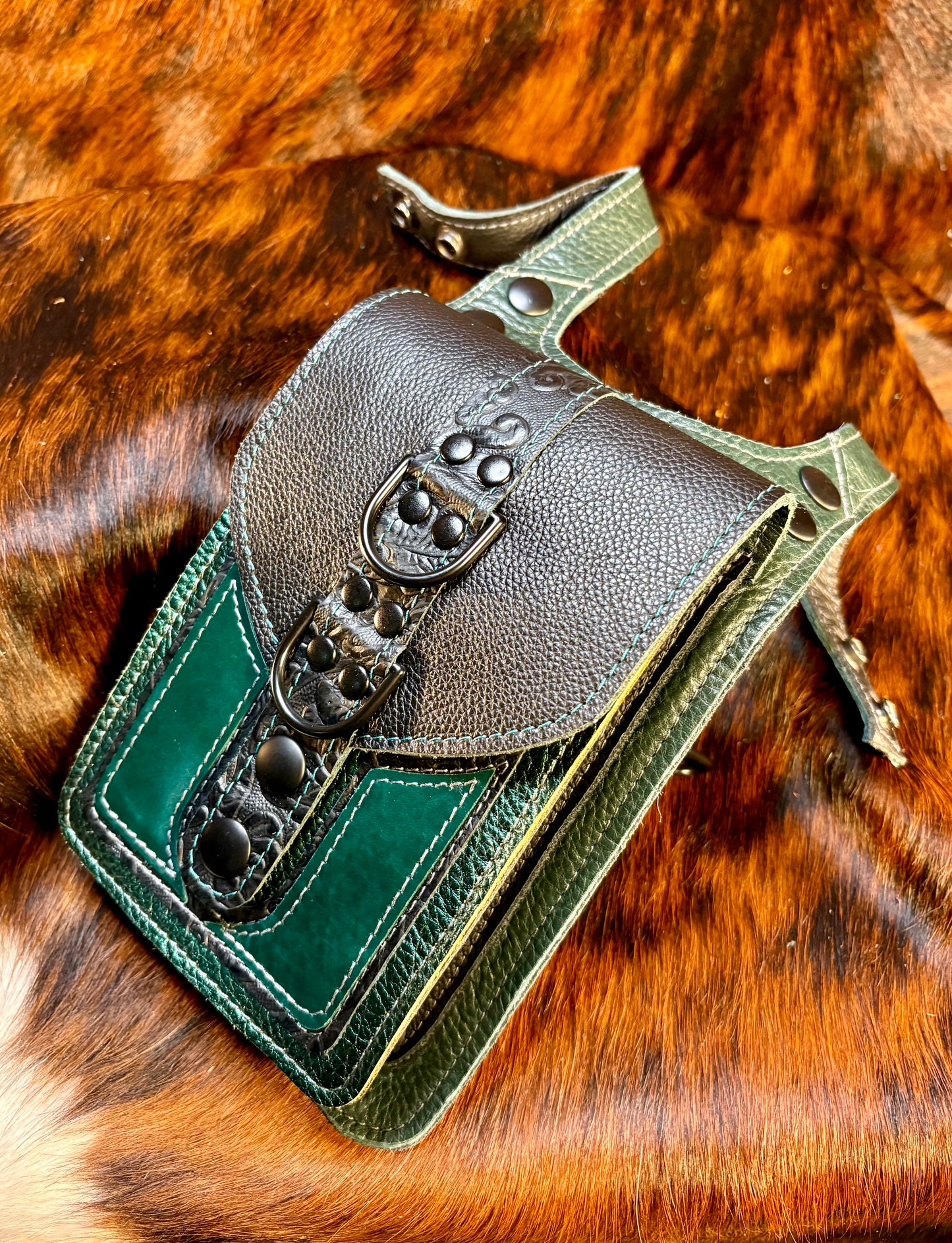 Fixated on Verdigris Thigh Bag H