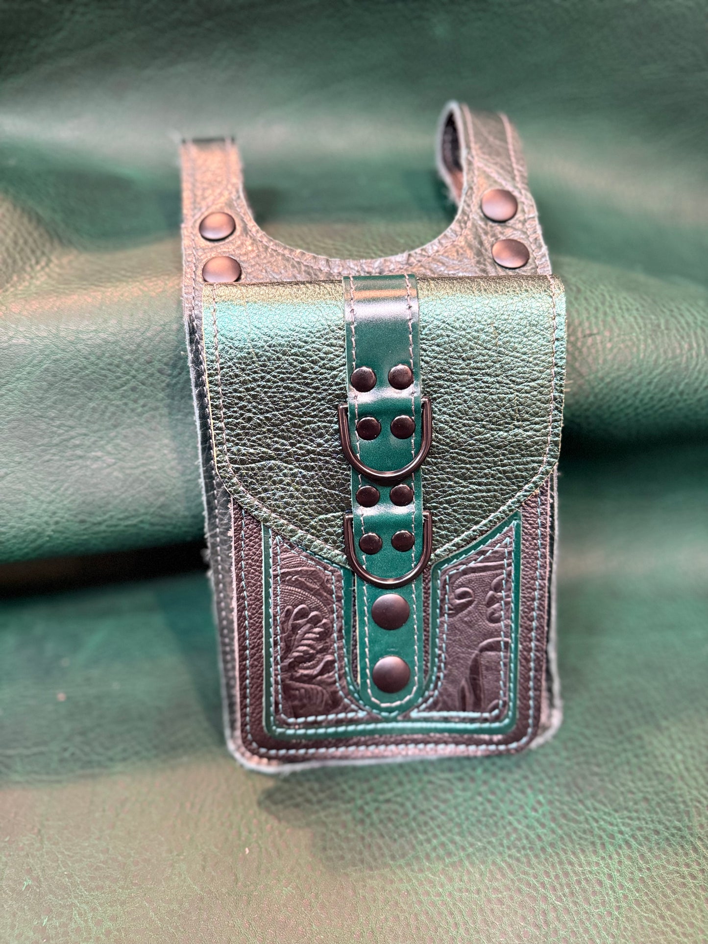 Fixated on Verdigris Thigh Bag A