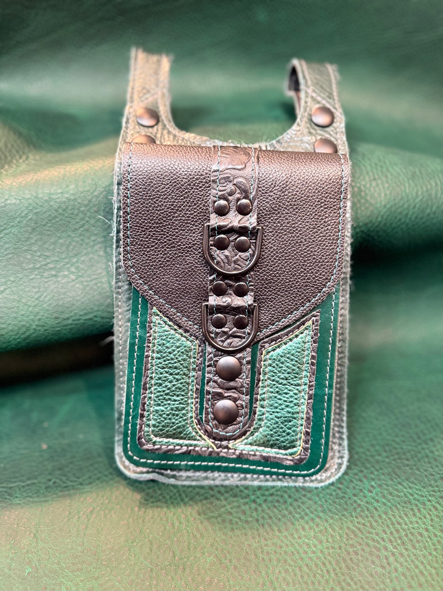 Fixated on Verdigris Thigh Bag D