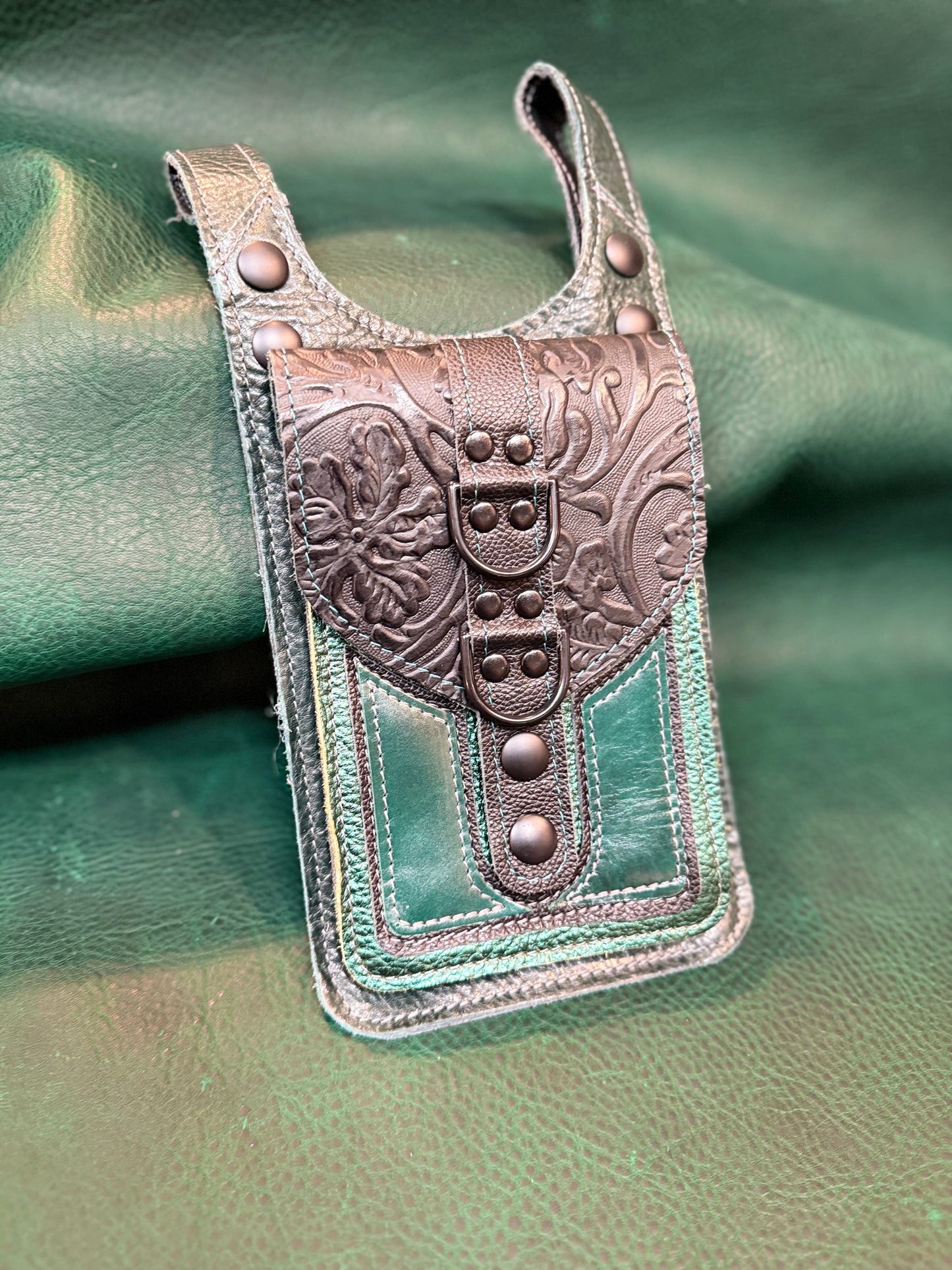 Fixated on Verdigris Thigh Bag E