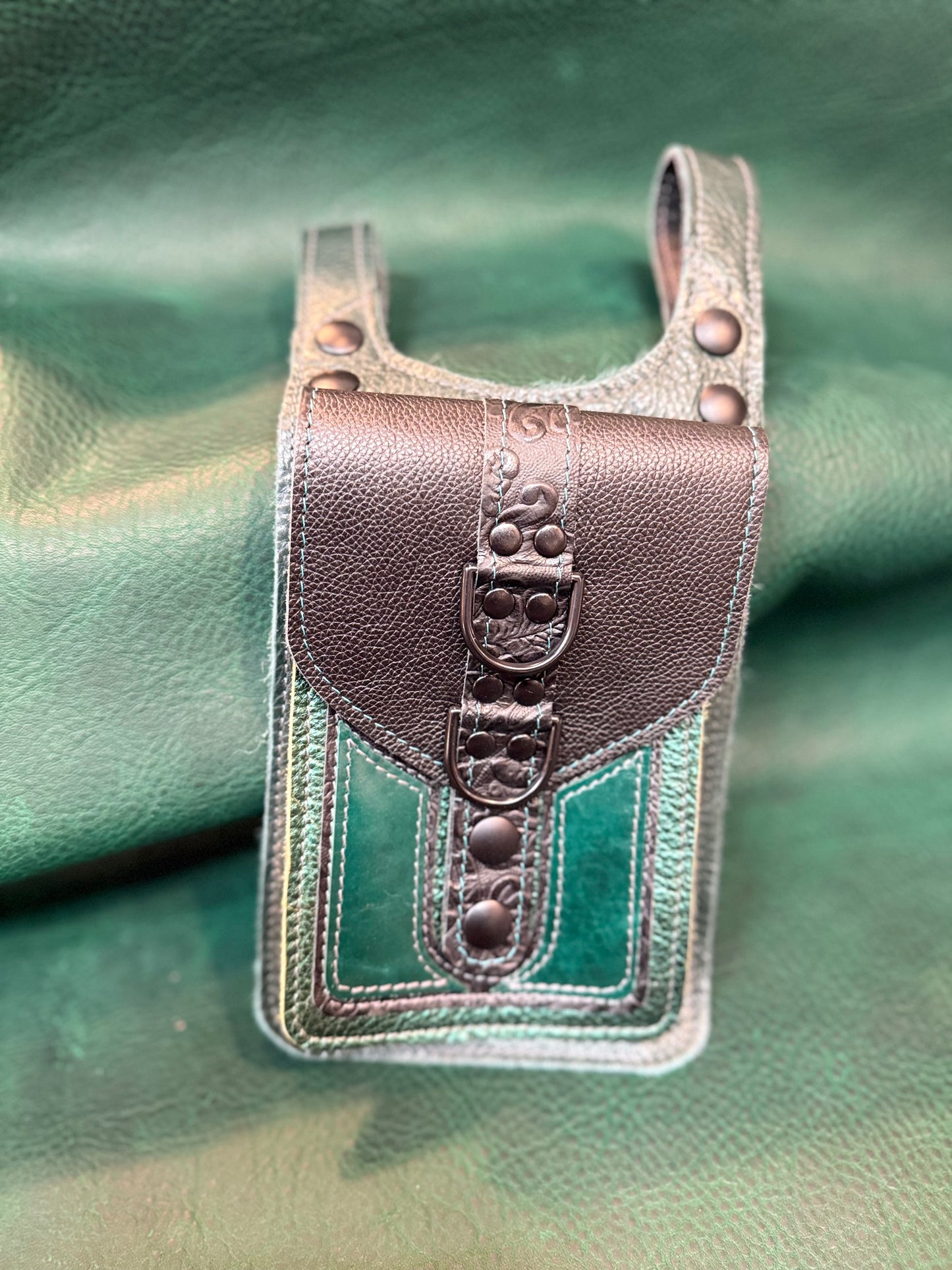 Fixated on Verdigris Thigh Bag H